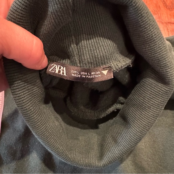 Zara Forest Green Turtleneck Sweatshirt - Picture 6 of 8